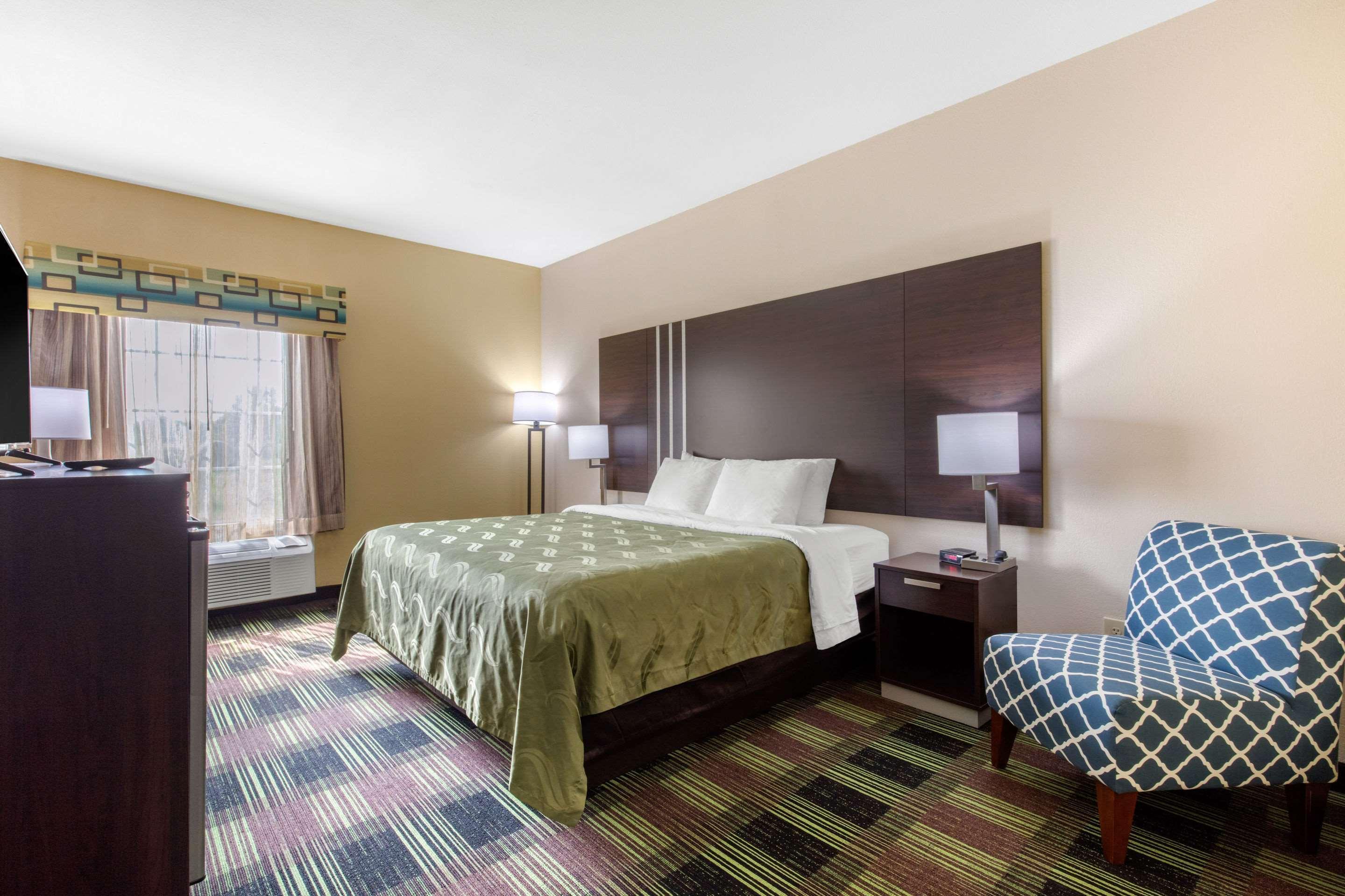 Quality Inn Cadiz Exterior photo