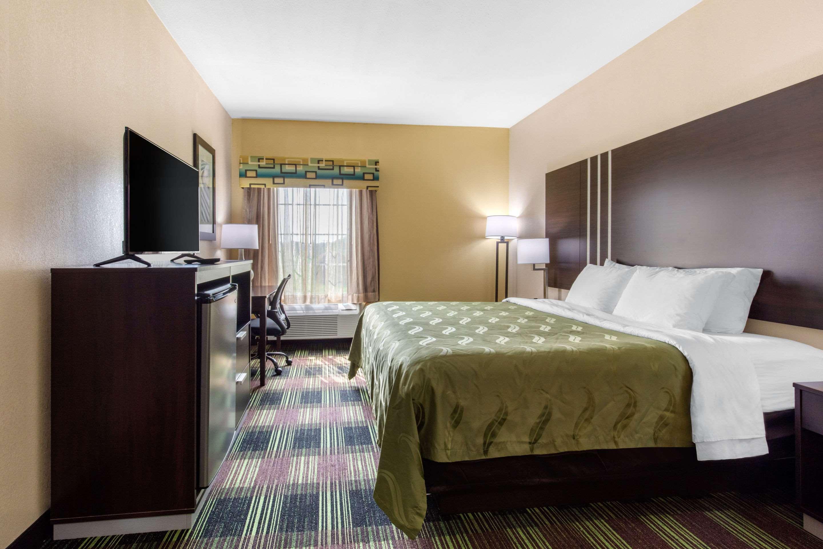 Quality Inn Cadiz Exterior photo