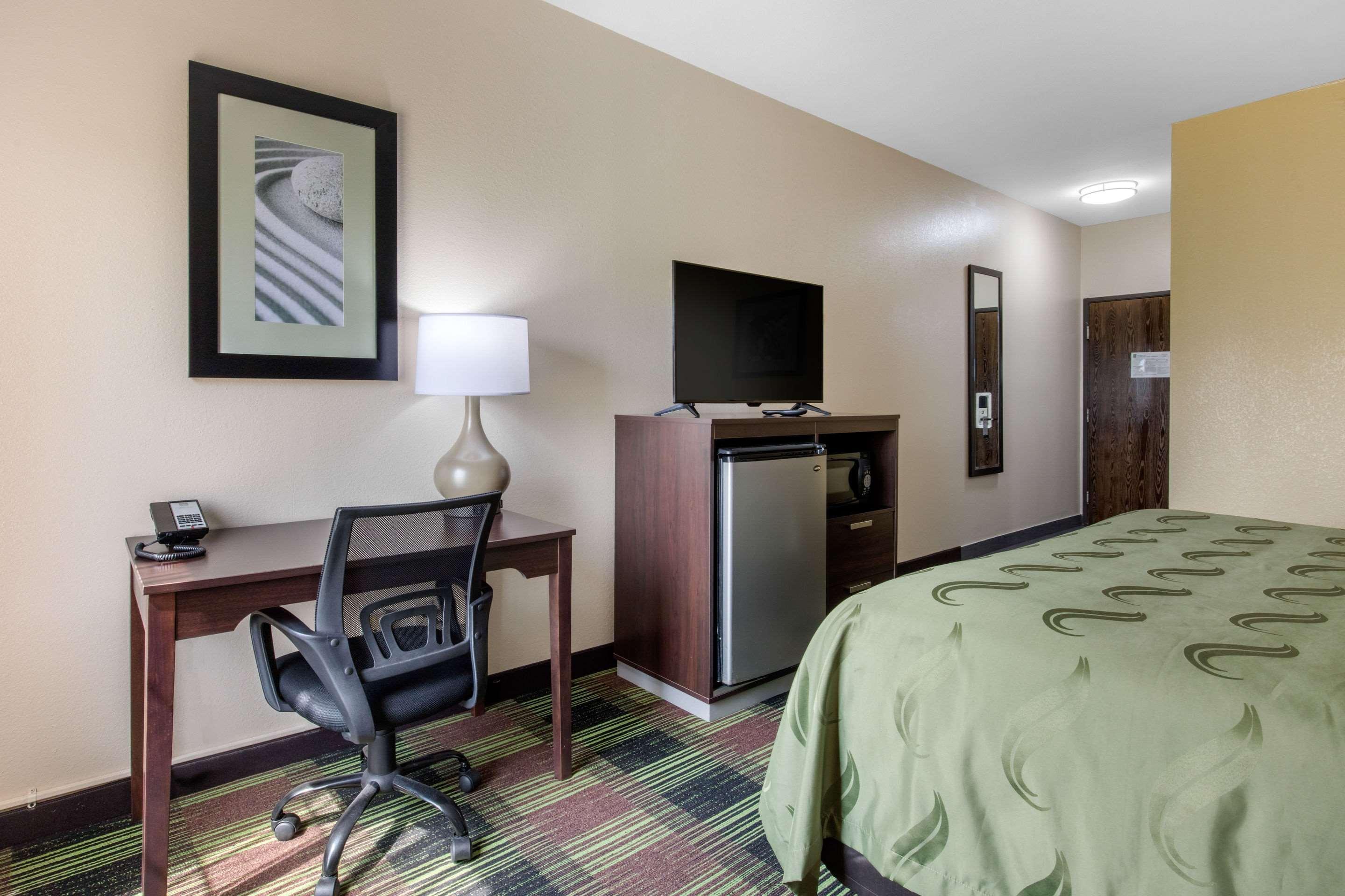 Quality Inn Cadiz Exterior photo