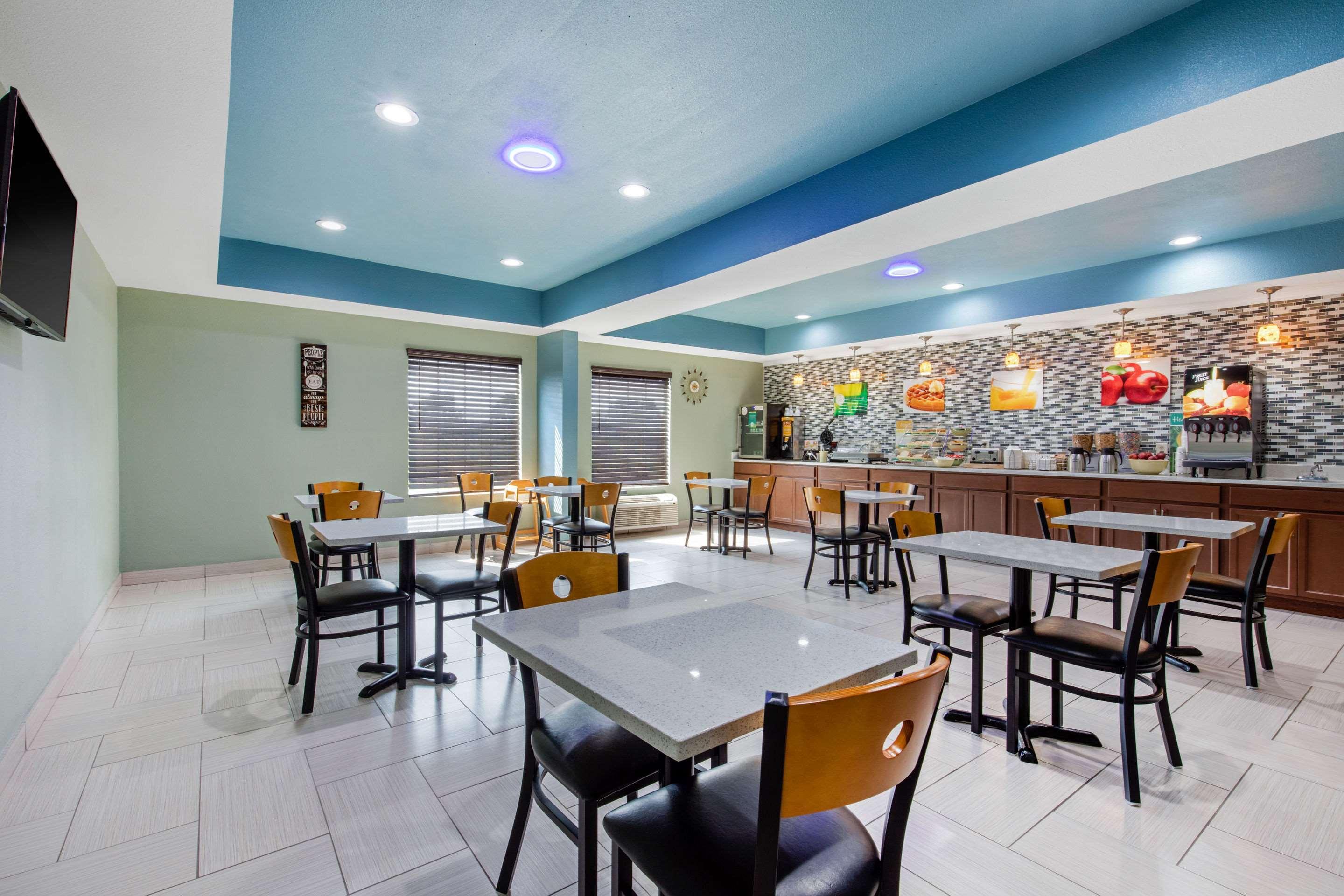 Quality Inn Cadiz Exterior photo