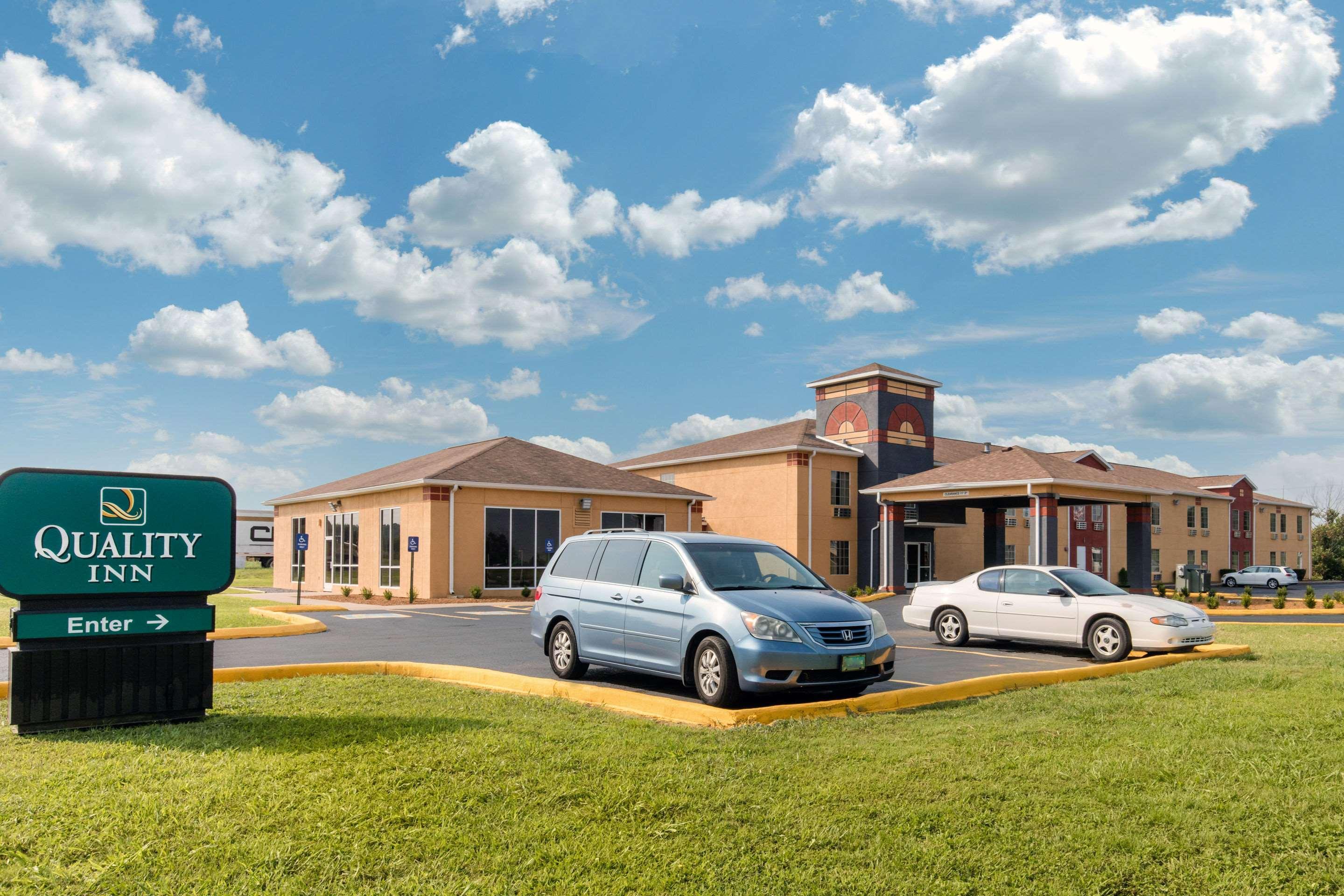 Quality Inn Cadiz Exterior photo