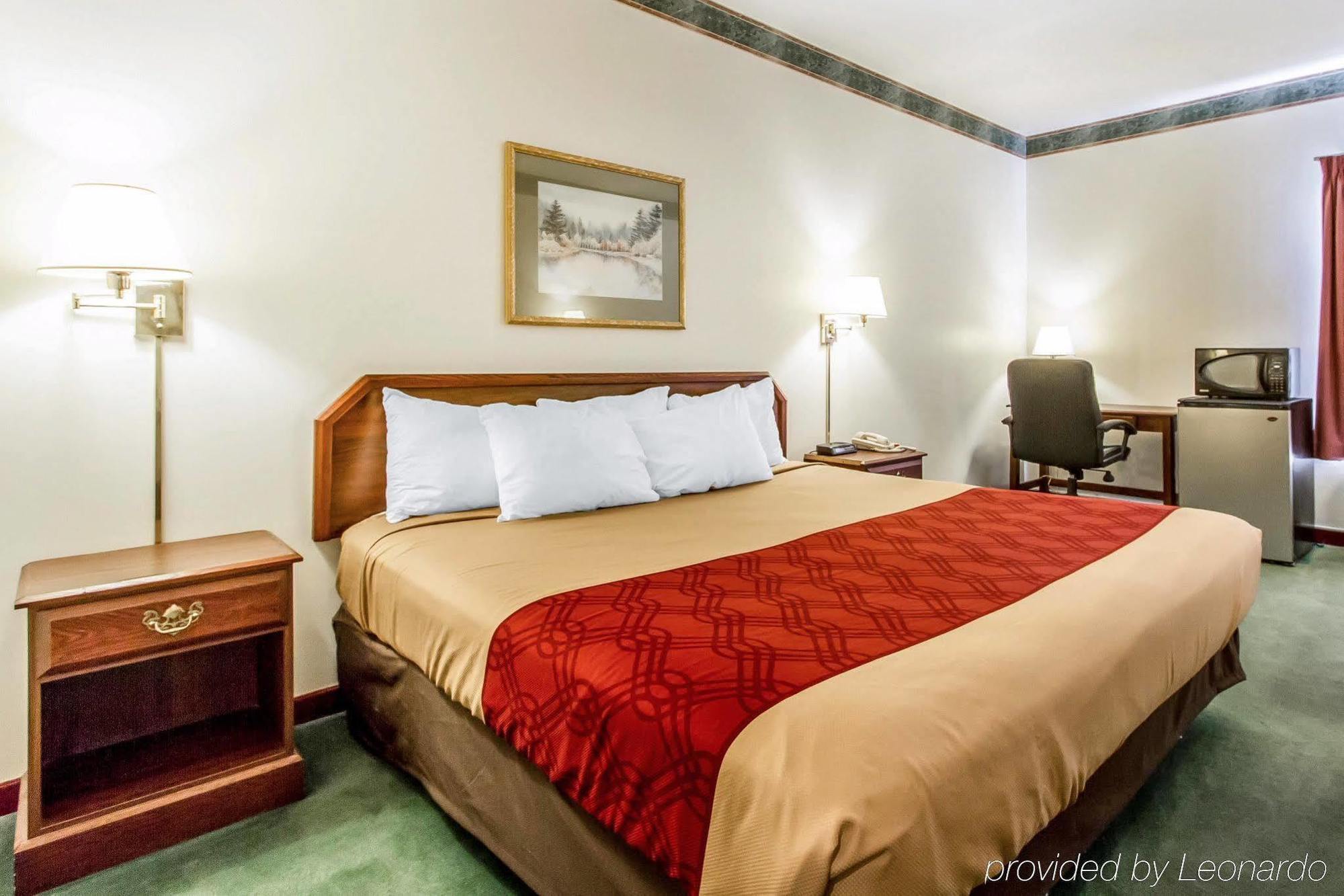 Quality Inn Cadiz Exterior photo