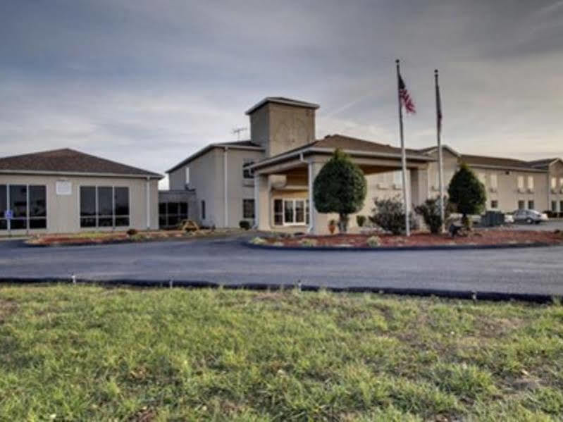 Quality Inn Cadiz Exterior photo