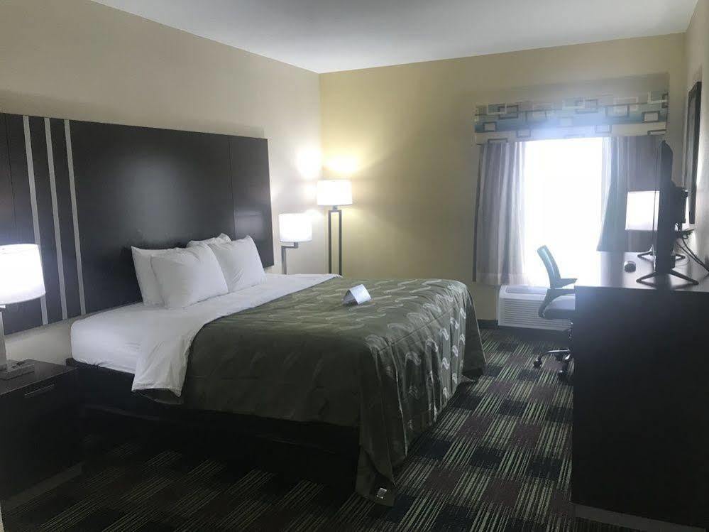 Quality Inn Cadiz Exterior photo